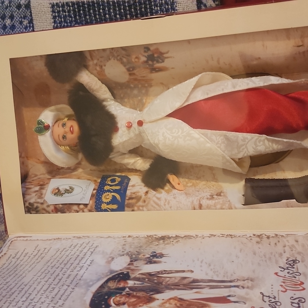Holiday Memories Barbie-1995